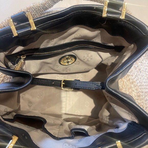 Tory Burch tote/shoulder bag. - Picture 5 of 6
